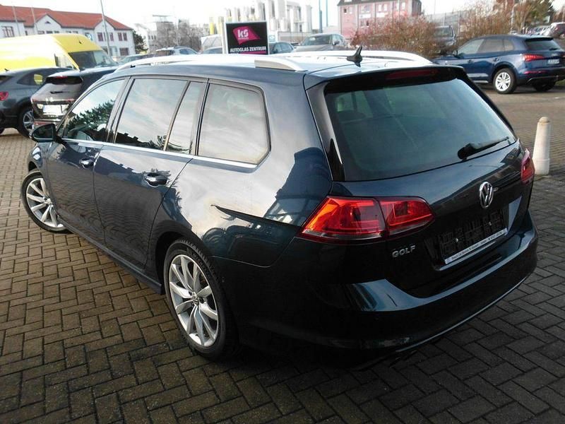 Gebraucht VW Golf VII Highline 125 PS (91 kW) 2015 Blau Limousine