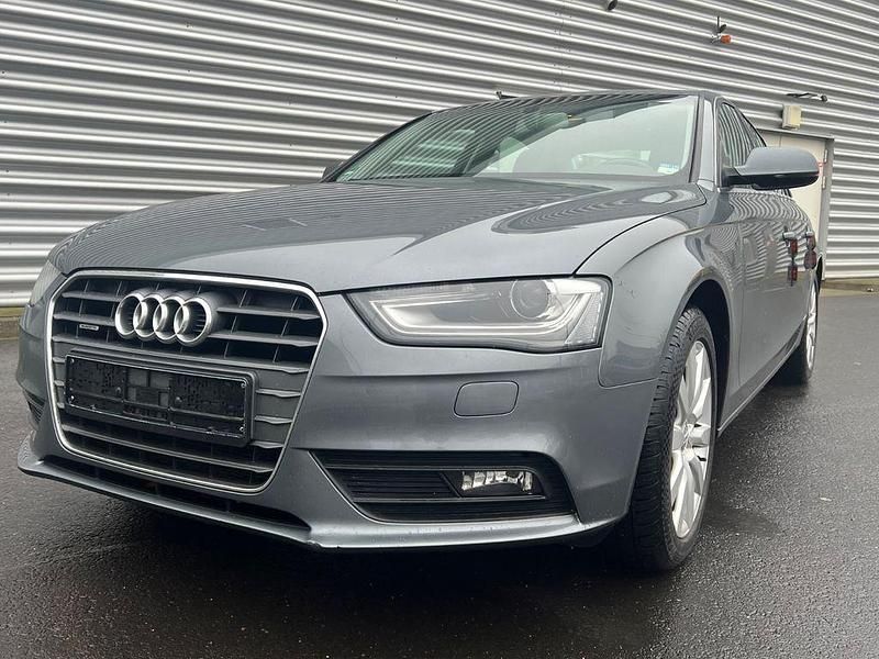 Gebraucht Audi A4 Ambiente 190 PS (139 kW) 2014 Grau Limousine