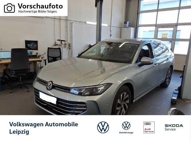 Silber Gebraucht 2024 VW Passat Business Limousine | 36.930 € (Superpreis) - Bild 1/3