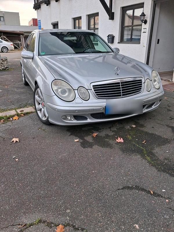 Silber Gebraucht 2003 Mercedes E320 Limousine | 2.950 € (Superpreis) - Bild 1/4