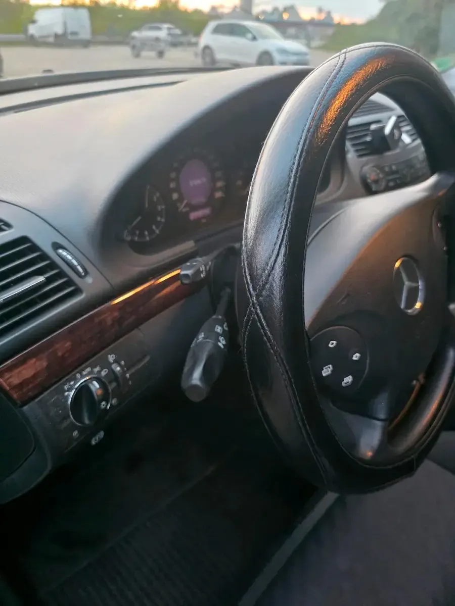 Gebraucht Mercedes E240 177 PS (130 kW) 2002 Schwarz Limousine