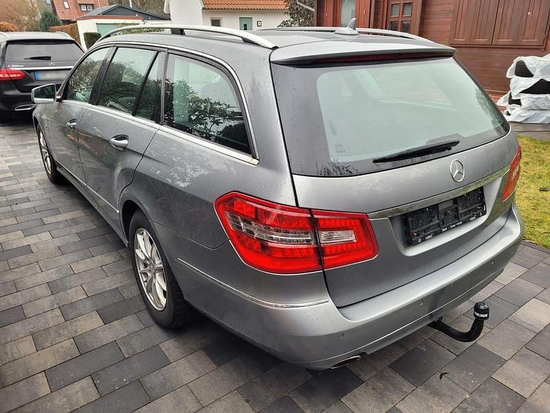Gebraucht Mercedes E350 Elegance 265 PS (194 kW) 2011 Grau Kombi