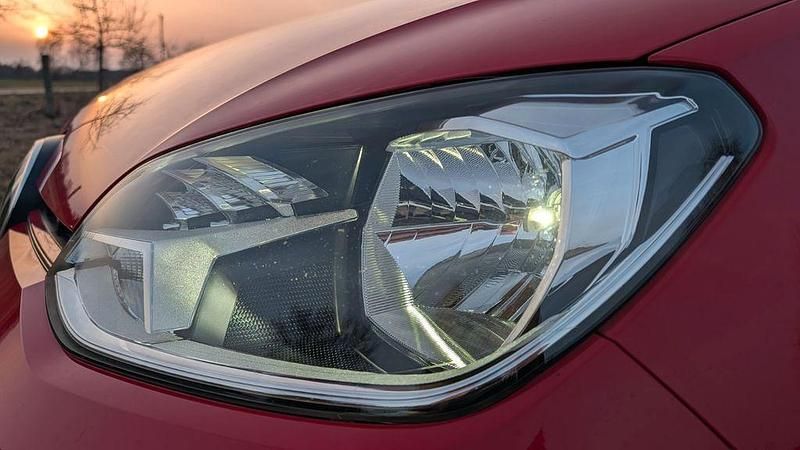 Gebraucht VW up! Beats 116 PS (85 kW) 2021 Rot Kleinwagen