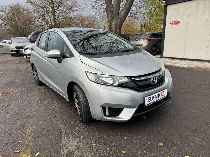 Gebraucht Honda Jazz Trend 102 PS (75 kW) 2016 Alabaster silver m. Kleinwagen