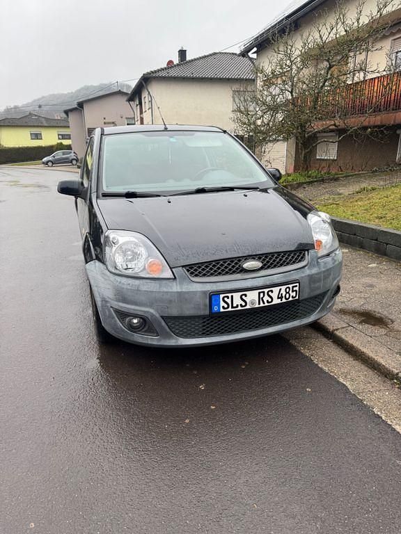 Schwarz Gebraucht 2008 Ford Fiesta Limousine | 1.050 € (Fairer Preis) - Bild 1/1