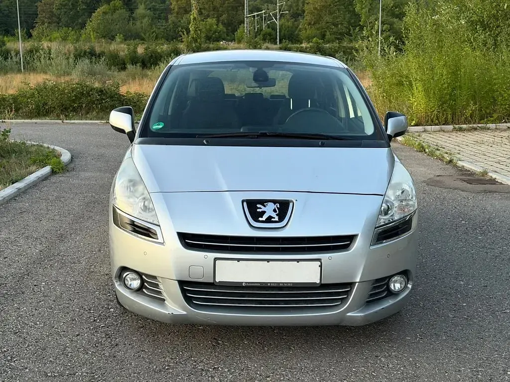 Gebraucht Peugeot 5008 Active 120 PS (88 kW) 2013 Silber Van / Kleinbus