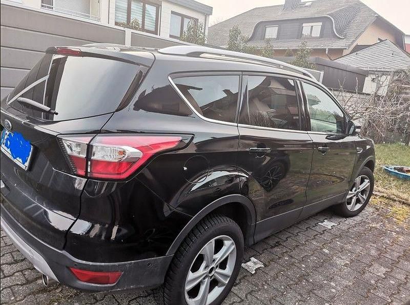 Gebraucht Ford Kuga ST-Line 150 PS (110 kW) 2019 Schwarz SUV