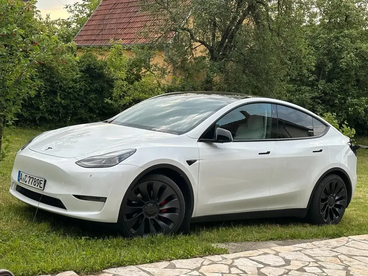 Gebraucht Tesla Model Y Performance 393 kW (535 PS) 2023 Weiß SUV