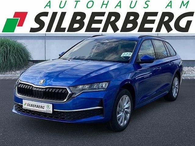 Raceblau metallic Neu 2025 Skoda Octavia Selection Kombi | 35.979 € (Fairer Preis) - Bild 1/4