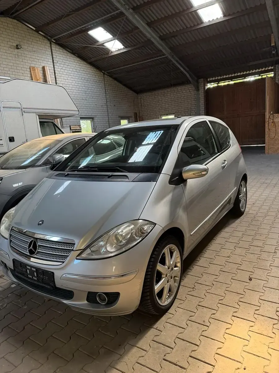Second-hand Mercedes A200 193 CP (141 kW) 2006 Argintiu Hatchback