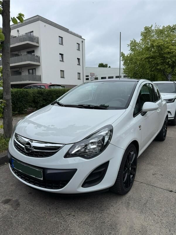 Weiß Gebraucht 2014 Opel Corsa Kleinwagen | 7.499 € - Bild 1/4