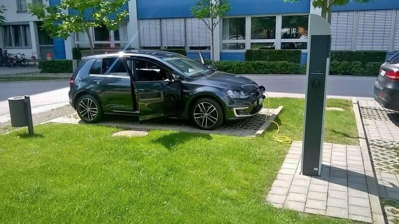 Gebraucht 2016 VW Golf VII GTE Limousine | 16.850 € (Fairer Preis) - Bild 1/4