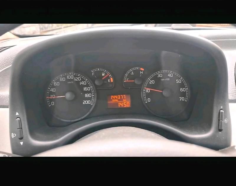 Gebraucht Fiat Punto 60 PS (44 kW) 2004 Silber Kleinwagen