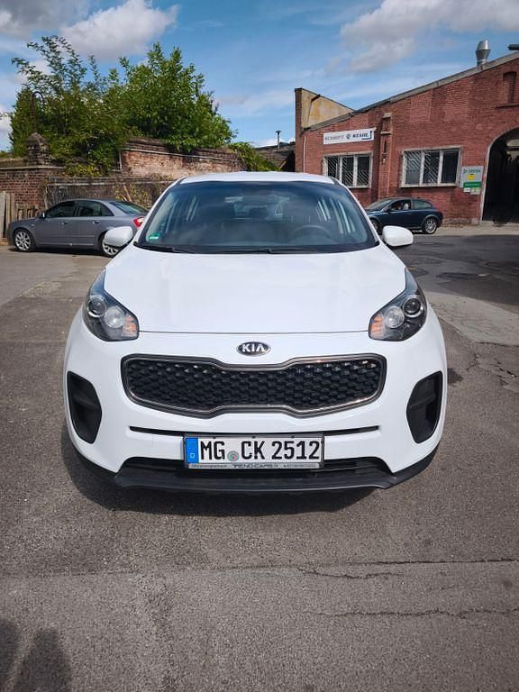 Weiß Gebraucht 2017 Kia Sportage DREAM-TEAM Edition SUV | 14.449 € (Guter Preis) - Bild 1/4