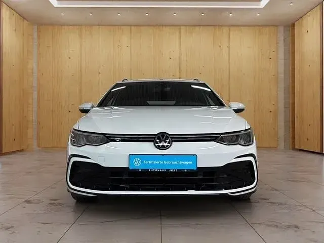 Gebraucht VW Golf VIII R-line 150 PS (110 kW) 2023 Weiß Kombi