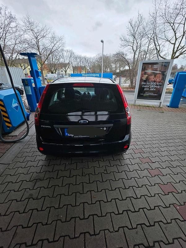 Gebraucht Ford Fiesta 60 PS (44 kW) 2006 Blau Kleinwagen