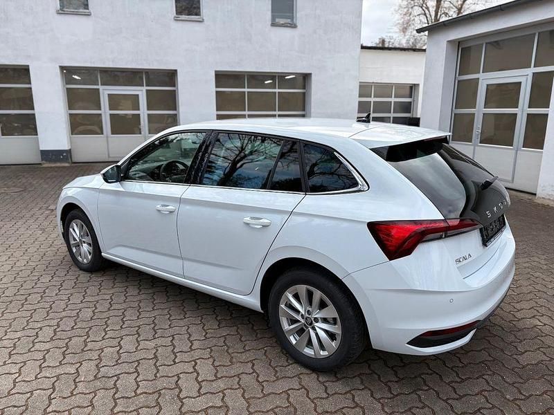 Gebraucht Skoda Scala 150 PS (110 kW) 2026 Weiß Kleinwagen