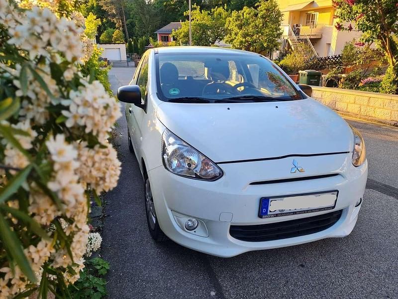 Weiß Gebraucht 2015 Mitsubishi Space Star Limousine | 4.500 € (Guter Preis) - Bild 1/4