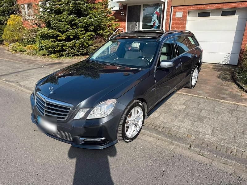 Gebraucht Mercedes E250 Avantgarde 204 PS (150 kW) 2012 Grau Kombi