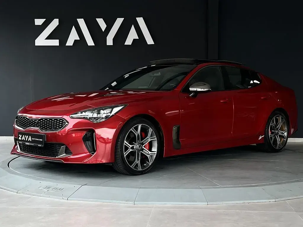 Używany Kia Stinger GT 370 KM (272 kW) 2018 Czerwony Hatchback