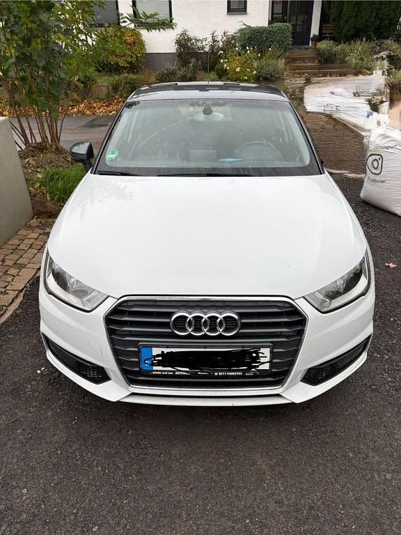 Weiß Gebraucht 2016 Audi A1 Sportback Sport Kleinwagen | 10.200 € (Fairer Preis) - Bild 1/4