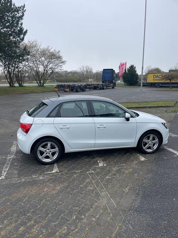 Gebraucht Audi A1 Sportback Ambition 143 PS (105 kW) 2012 Weiß Kleinwagen