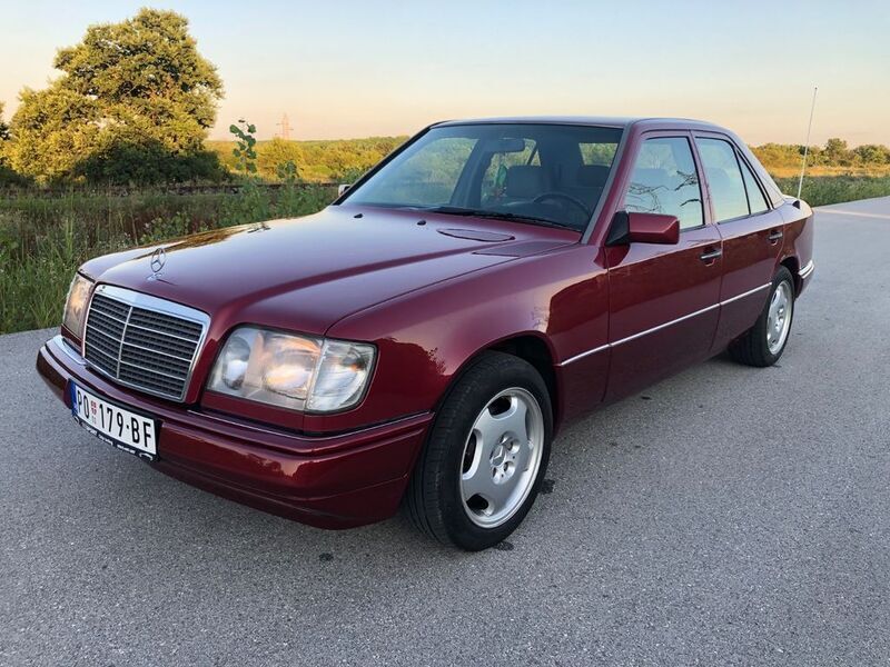 Rot Gebraucht 1995 Mercedes E250 Limousine | 17.990 € - Bild 1/4