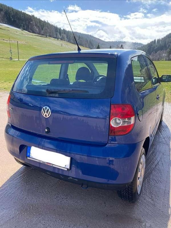 Gebraucht VW Fox 54 PS (39 kW) 2008 Blau Kleinwagen