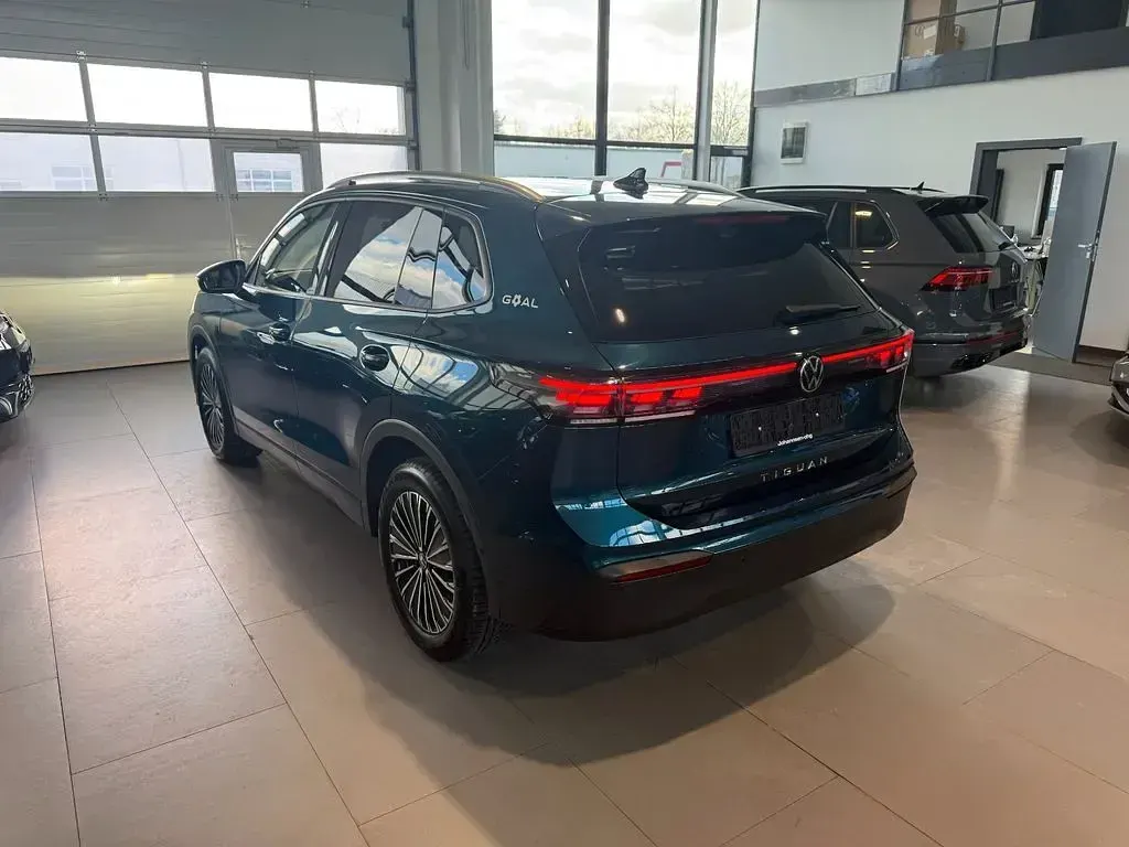 Gebraucht VW Tiguan Goal 150 PS (110 kW) 2025 Nightshade blue metallic SUV