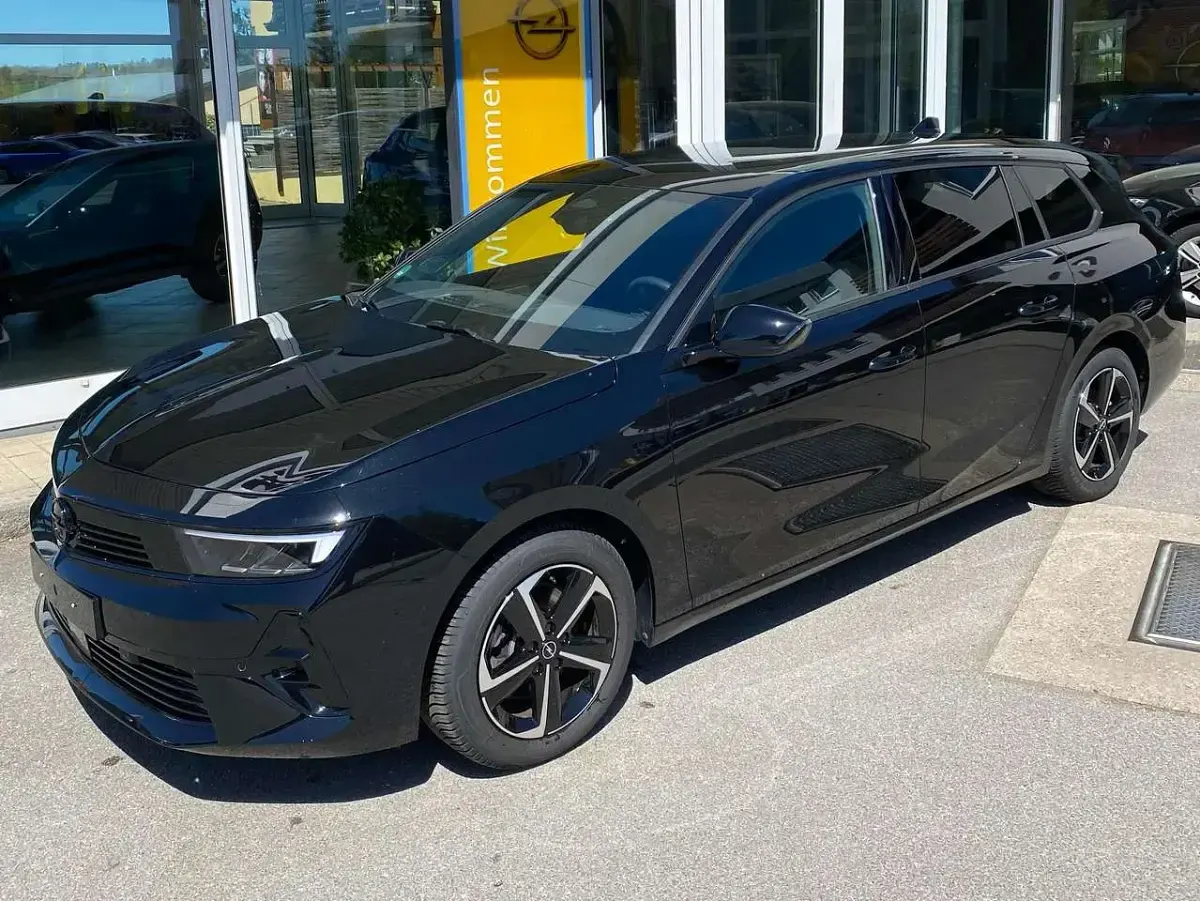 Gebraucht Opel Astra 131 PS (96 kW) 2024 Karbon schwarz Kombi