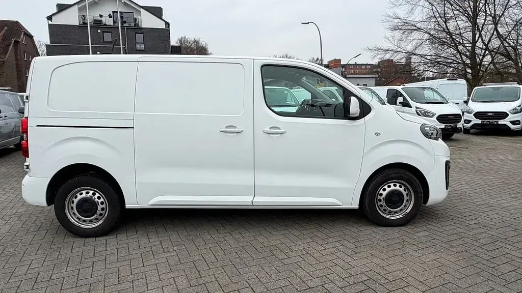 Gebraucht Peugeot Expert Premium 122 PS (89 kW) 2021 Weiß Van