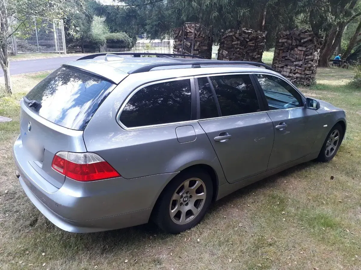 Gebraucht BMW 520 163 PS (119 kW) 2007 Grau Kombi