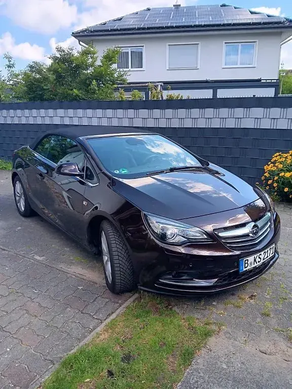 Gebraucht Opel Cascada Innovation 140 PS (102 kW) 2014 Braun Cabrio