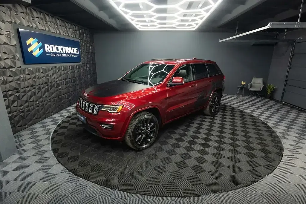 Gebraucht Jeep Grand Cherokee Altitude 290 PS (213 kW) 2019 Rot SUV