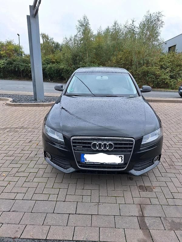 Schwarz Gebraucht 2012 Audi A4 Limousine | 11.250 € (Etwas zu teuer) - Bild 1/4
