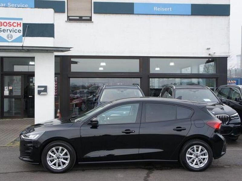 Gebraucht Ford Focus Cool & Connect 120 PS (88 kW) 2023 Schwarz Limousine