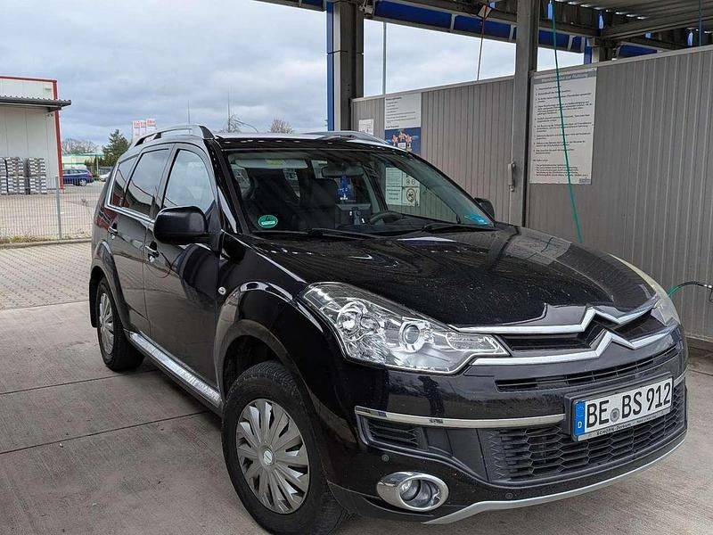 Schwarz Gebraucht 2012 Citroën C-Crosser Exclusive SUV | 5.999 € (Etwas zu teuer) - Bild 1/4