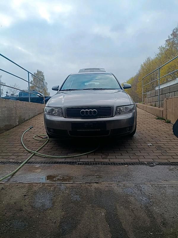 Second-hand Audi A4 150 CP (110 kW) 2003 Argintiu Berlinǎ
