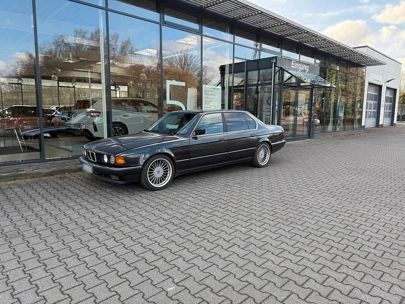 Gebraucht BMW 735L 211 PS (155 kW) 1990 Schwarz Limousine
