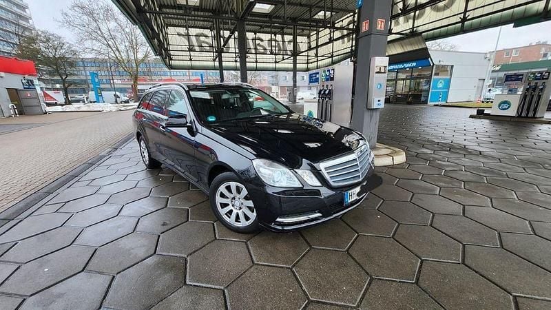 Gebraucht Mercedes E200 136 PS (100 kW) 2012 Schwarz Kombi