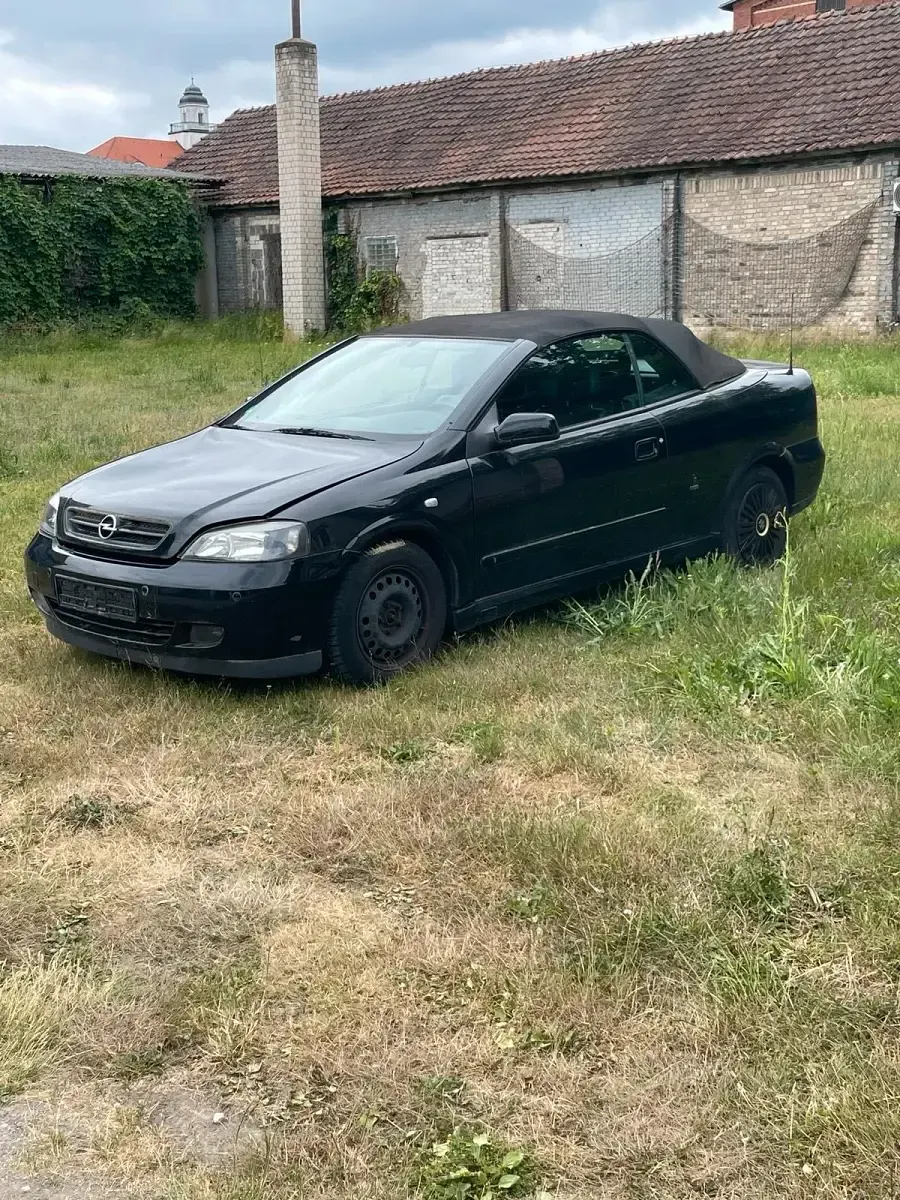 Gebraucht Opel Astra 125 PS (91 kW) 2002 Schwarz Cabrio