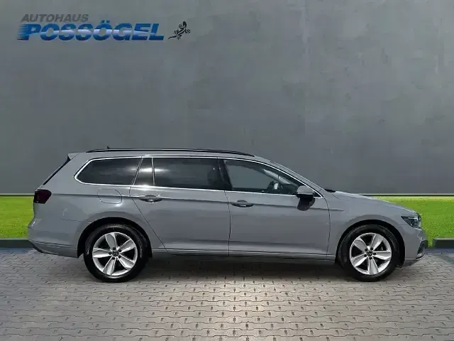 Gebraucht VW Passat Business 200 PS (147 kW) 2023 Mondsteingrau Kombi