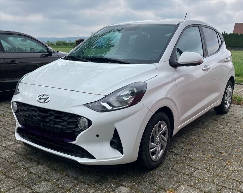 Weiß Gebraucht 2022 Hyundai i10 Kleinwagen | 12.999 € (Superpreis) - Bild 1/4