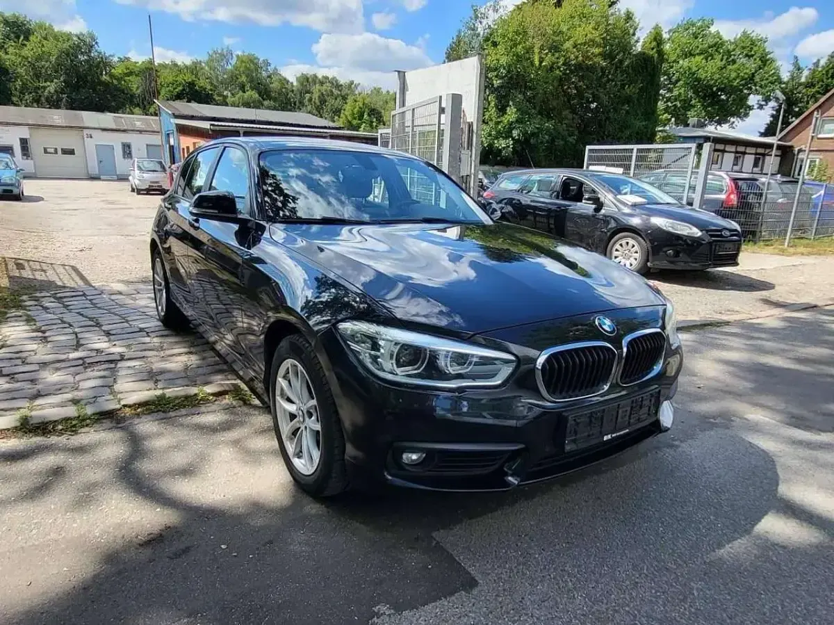 Gebraucht BMW 120 Advantage 190 PS (139 kW) 2017 Black sapphire metallic Kleinwagen