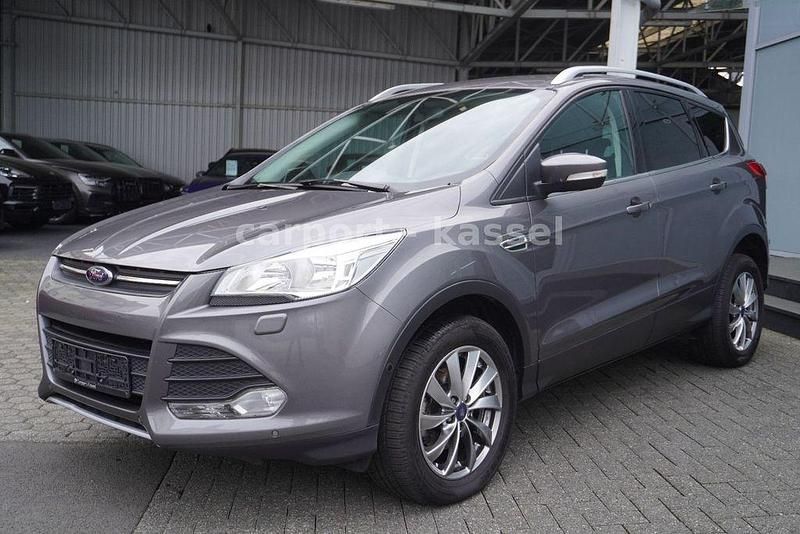 Usado Ford Kuga Trend 150 HP (110 kW) 2014 Cinzento SUV