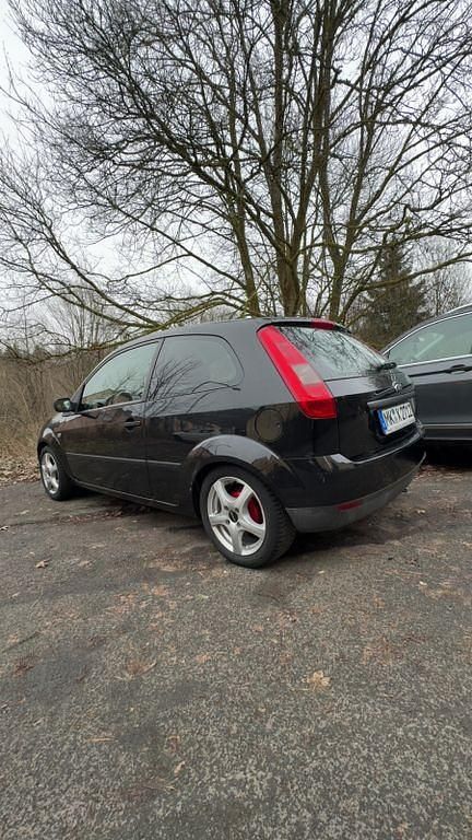 Gebraucht Ford Fiesta 70 PS (51 kW) 2004 Schwarz Kleinwagen