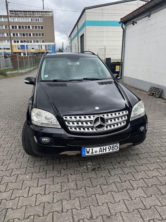 Gebraucht Mercedes ML280 190 PS (139 kW) 2006 Schwarz SUV
