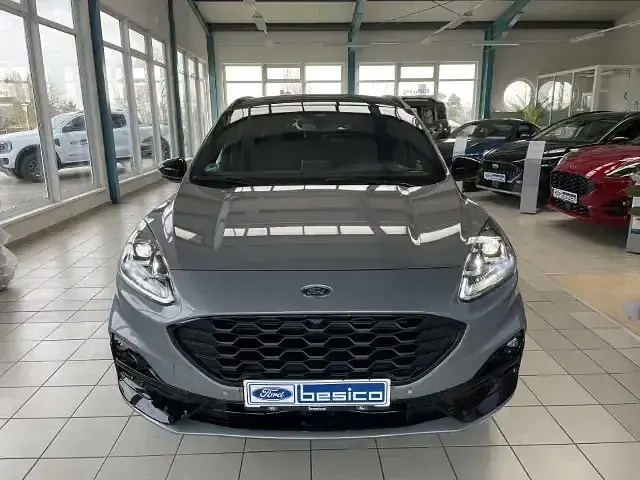 Gebraucht Ford Kuga ST-Line X 224 PS (164 kW) 2024 Solarsilber SUV