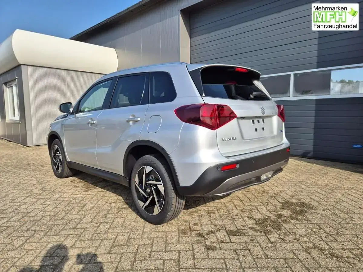 Neu Suzuki Vitara Comfort+ 110 PS (80 kW) 2026 Silky silver metallic SUV