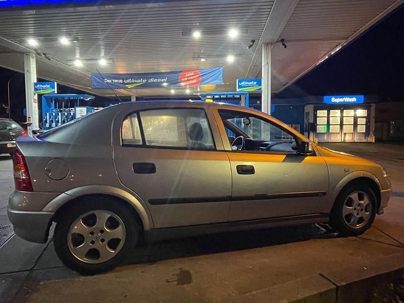 Second-hand Opel Astra 75 CP (55 kW) 1999 Argintiu Berlinǎ